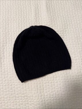 Black Cashmere Ribbed Knit Beanie